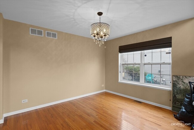 Building Photo - 2539 Lexington Ln