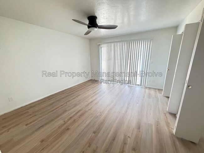 Building Photo - 122 S Hardy Dr