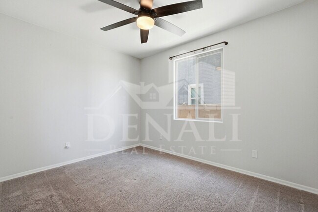 Building Photo - 4220 S Macy Cir