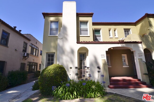 Building Photo - 2021 N Vermont Ave