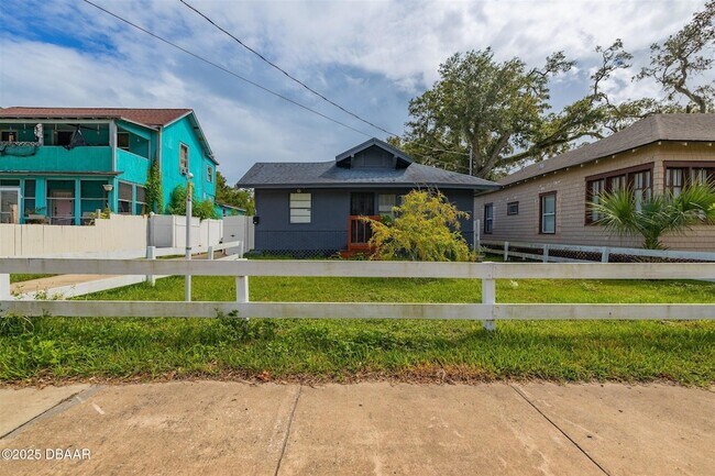 Building Photo - 121 Bellevue Ave