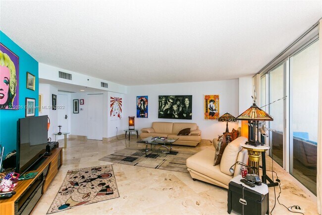 Building Photo - 7330 Ocean Terrace