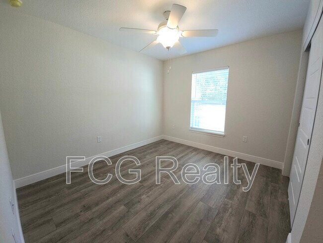 Building Photo - 10663 N Adler Dr