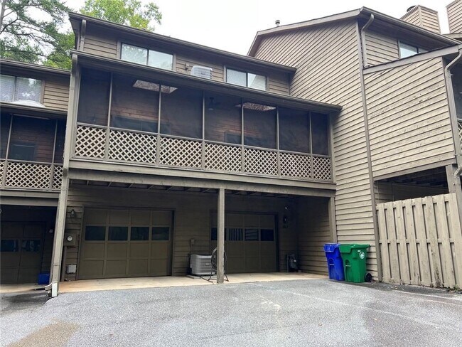 Building Photo - 1865 D'Youville Ln