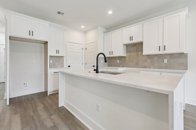 Building Photo - 261 Cathedral Dr