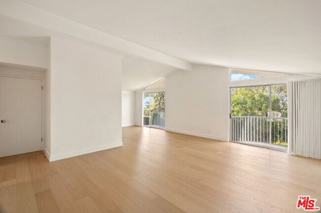 Building Photo - 650 N Tigertail Rd