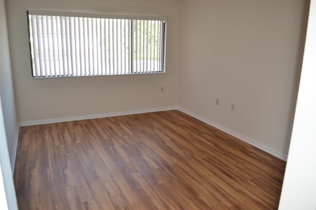 Building Photo - 5061 Ernst Ct