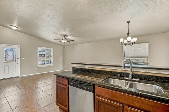 Building Photo - 14352 S Cave Ave