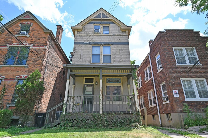 Front of home - 475 Riddle Rd