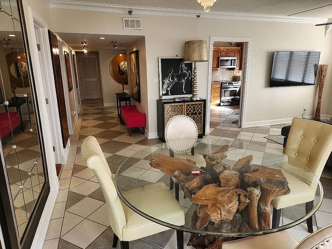 Building Photo - 355 S Broadway