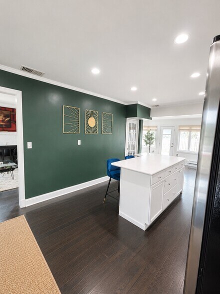Building Photo - 702 W Montgomery Ave