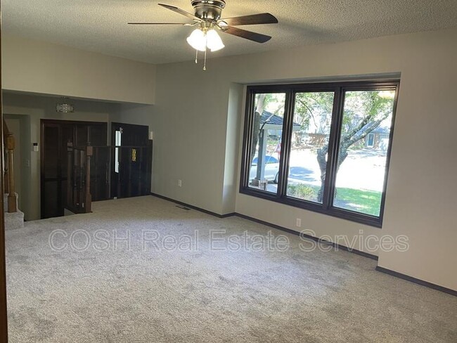 Building Photo - 1120 E James St