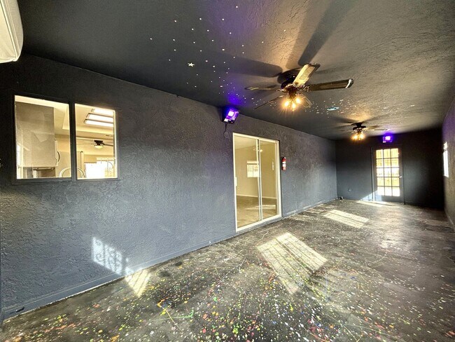 Building Photo - AVAILABLE NOW!!! !! UNFURNISHED 3 Bedroom 2 Bath Pool Home in Desert Hot Springs!