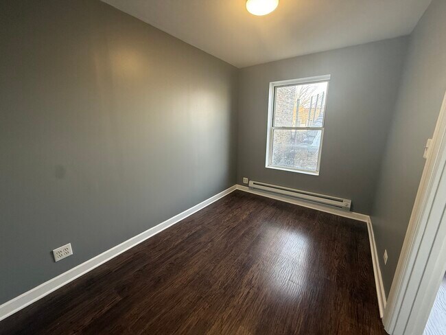 Building Photo - 3420 W Irving Park Rd