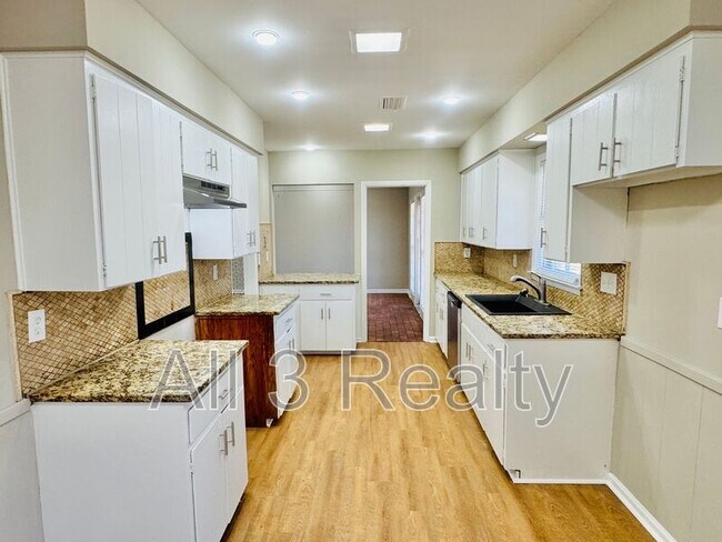 Building Photo - 3531 Edgefield Rd