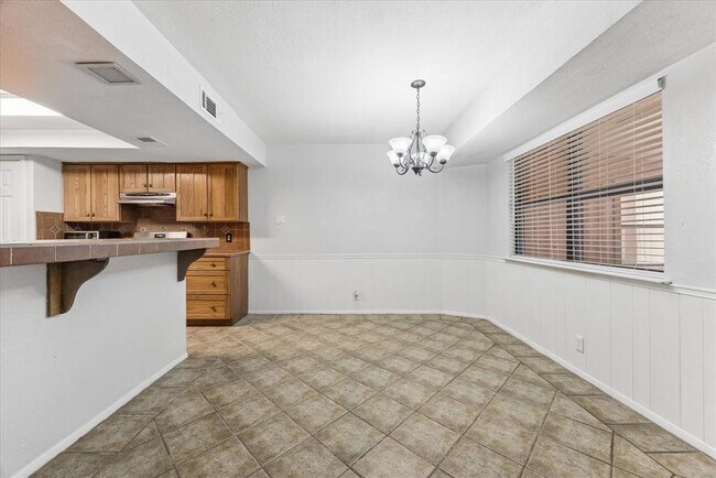 Building Photo - 6402 Bluesky Way