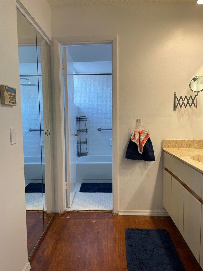 Building Photo - 1592 Springside Dr