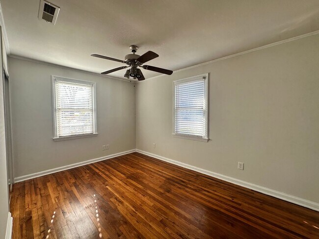 Building Photo - Two Bedroom Cottage - Five Points East, Raleigh, NC - Inside the Beltline!