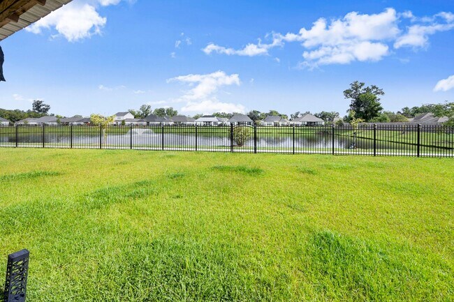 Building Photo - Beautiful 4-Bedroom Home in Parks at Water Oaks – Gonzales, LA