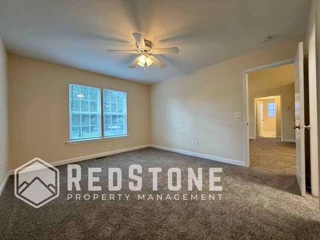 Building Photo - 2621 Trail Five