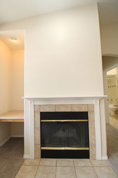 Building Photo - 1170 NE 64th Ln