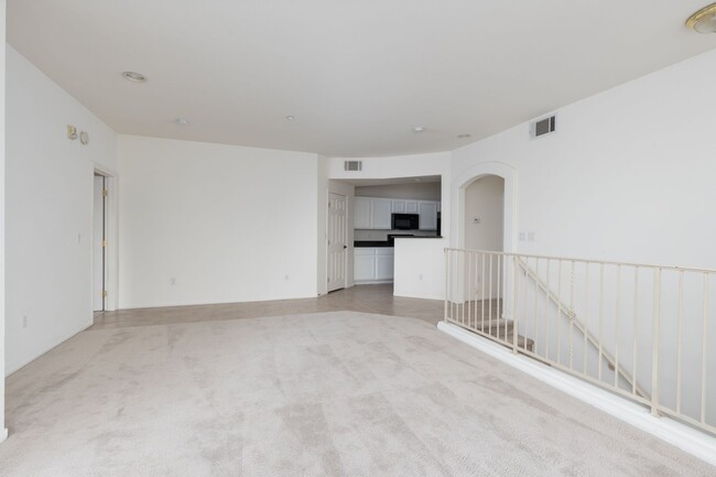 Building Photo - NORTHWEST 2 BEDROOM, 2 BATH CONDO IN GATED...