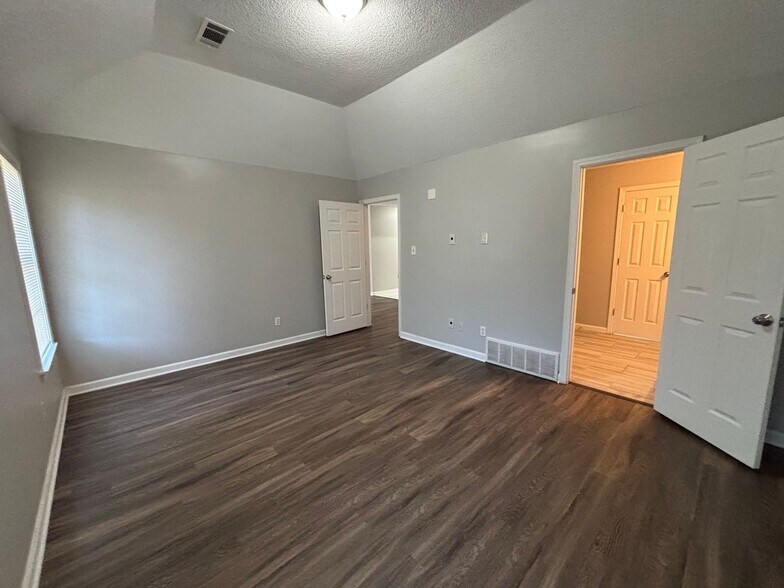 Building Photo - 5803 Pecan Trce