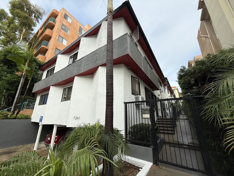 Building Photo - The Alamar