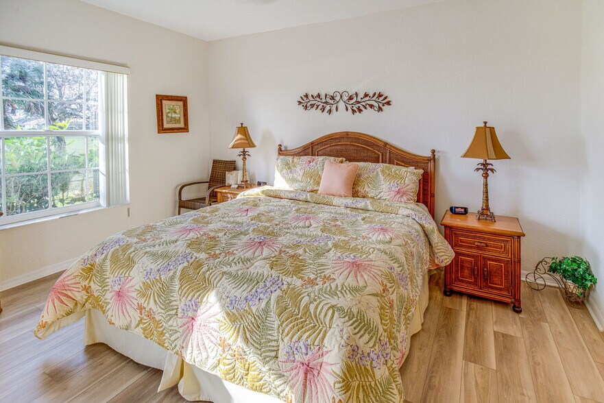Building Photo - 9851 Costa Mesa Ln