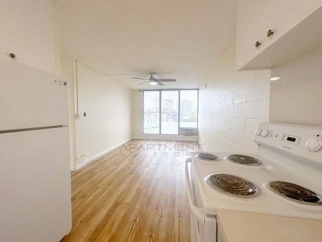 Building Photo - 3340 Campbell Ave