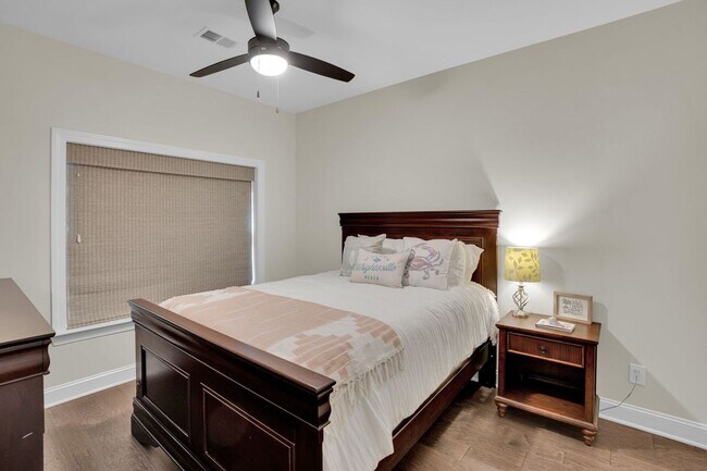 Building Photo - Bull Street District 3 Bedroom 3.5 Bath