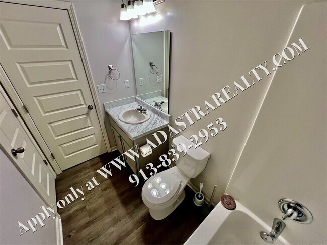 Building Photo - Like New Ranch in Spring Hill-Available in...