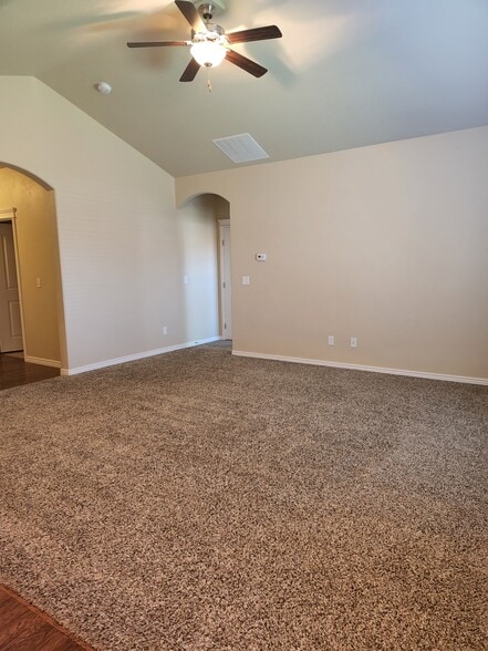 Building Photo - 947 Americana Cir