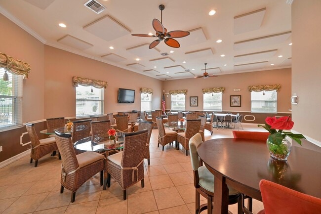 Building Photo - ** Immaculate Blue Heron Sanctuary Condo ~ Available ASAP **