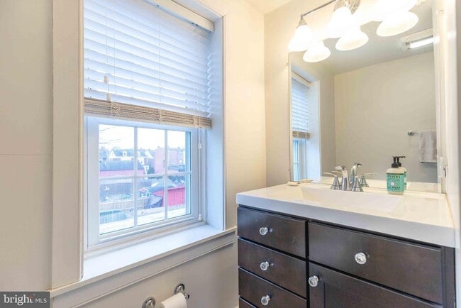 Building Photo - 216 W Lafayette St