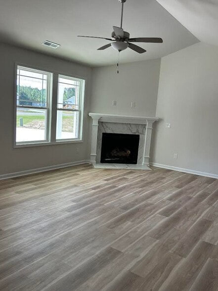Building Photo - 403 Grand Oaks Dr