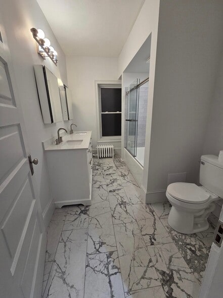 Large Master Bath-1 - 5601 Wilkins Ave