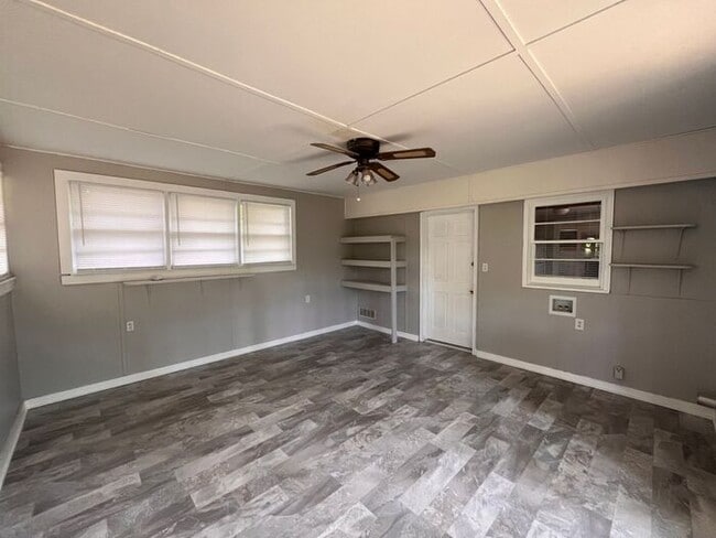 Building Photo - 735 NC-24, Cameron