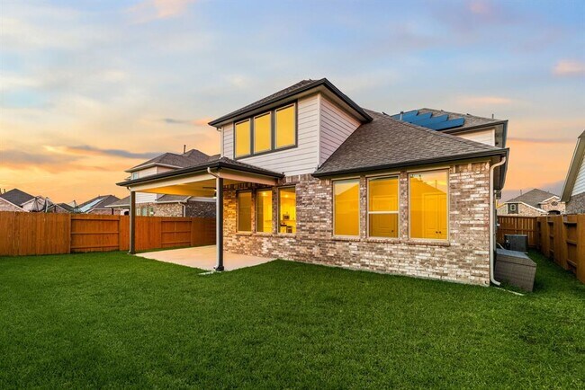 Building Photo - 142 Sunray Creek Dr