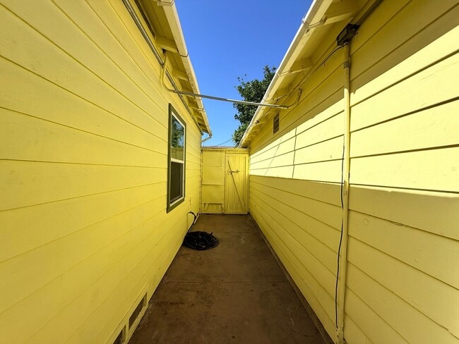 Building Photo - North Park 2/2+ Bonus room, garage and rea...