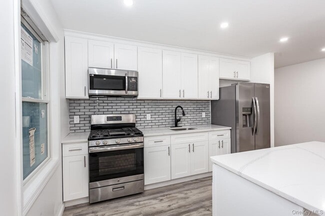 Building Photo - 300 Highland Ave