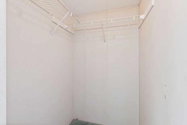Building Photo - Large manufactured home