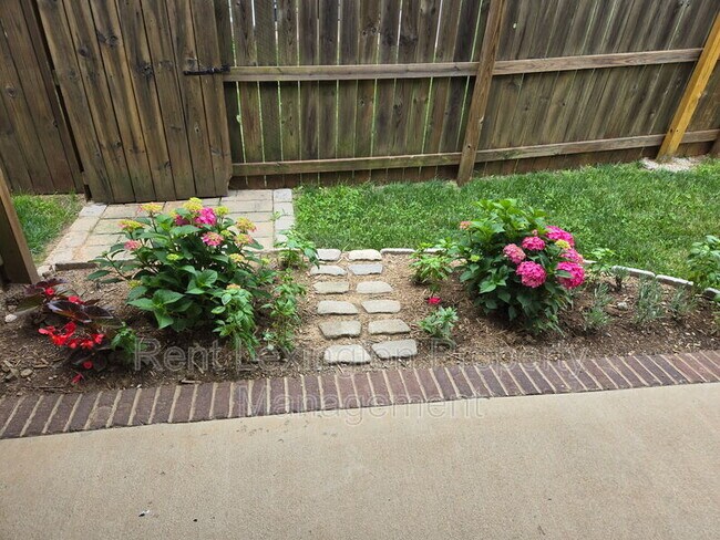 Building Photo - 111 High Hope Ln