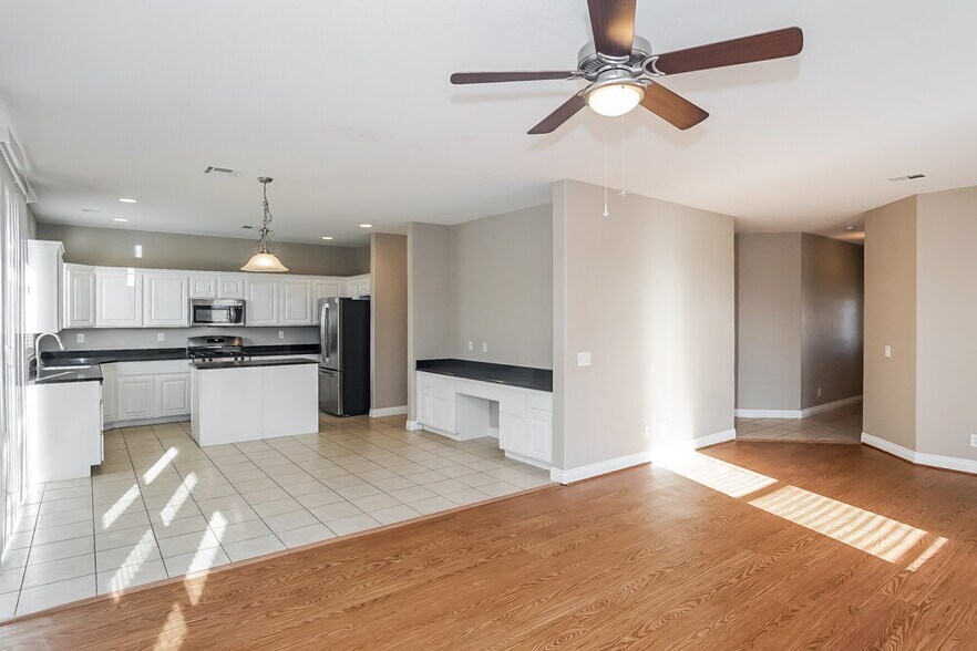 Building Photo - 1071 Will Jay Ln