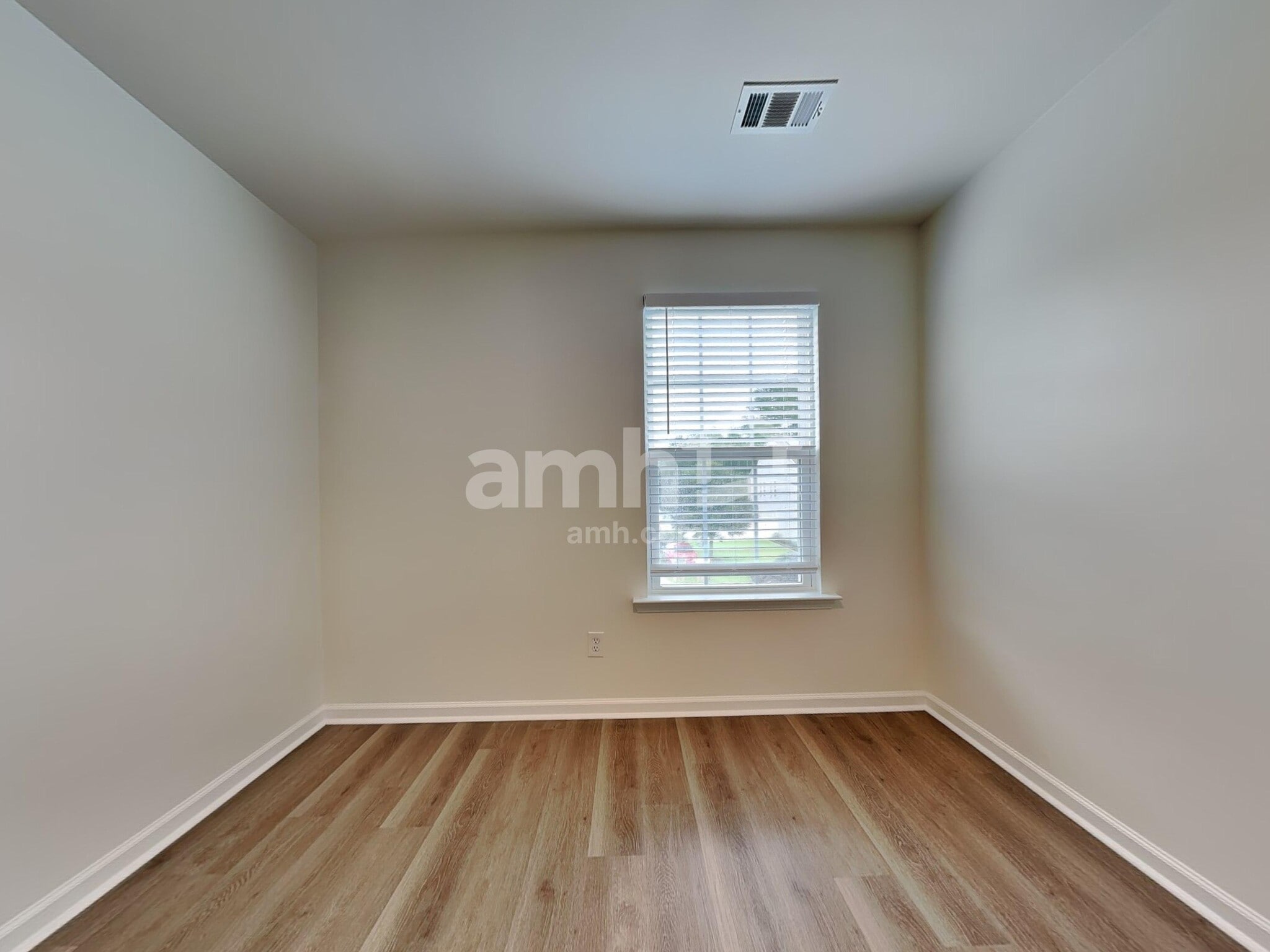 Building Photo - 202 Bellflower Cir