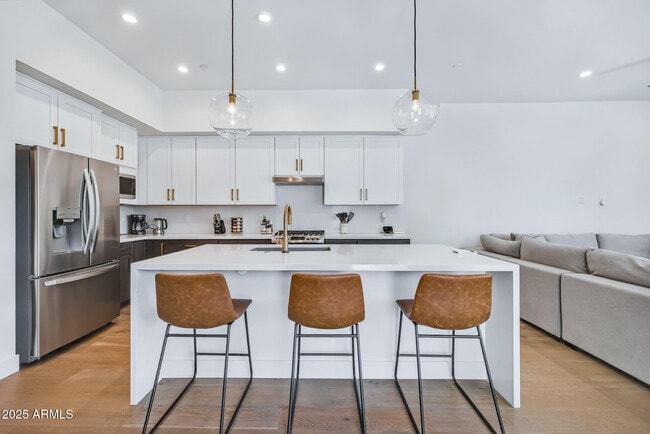 Building Photo - 5151 N 13th Pl