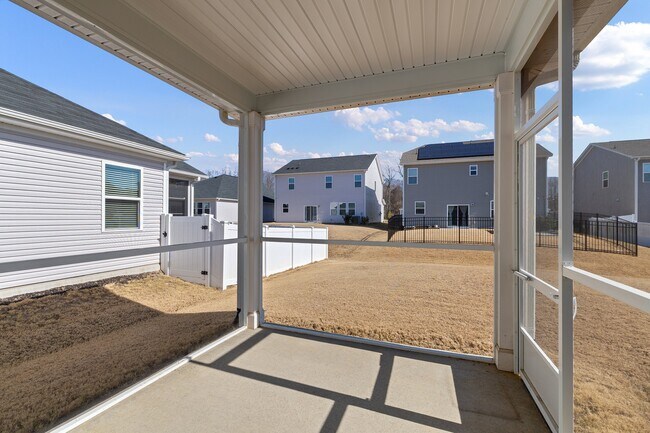 Building Photo - 138 Willow Grove Ln