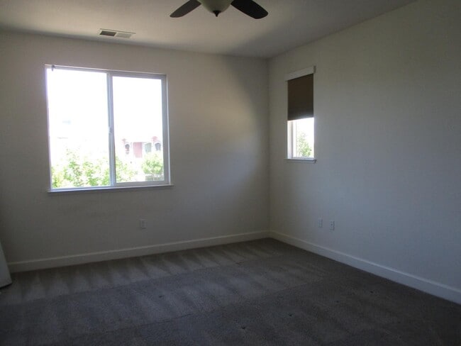 Building Photo - 381 Windsong Way