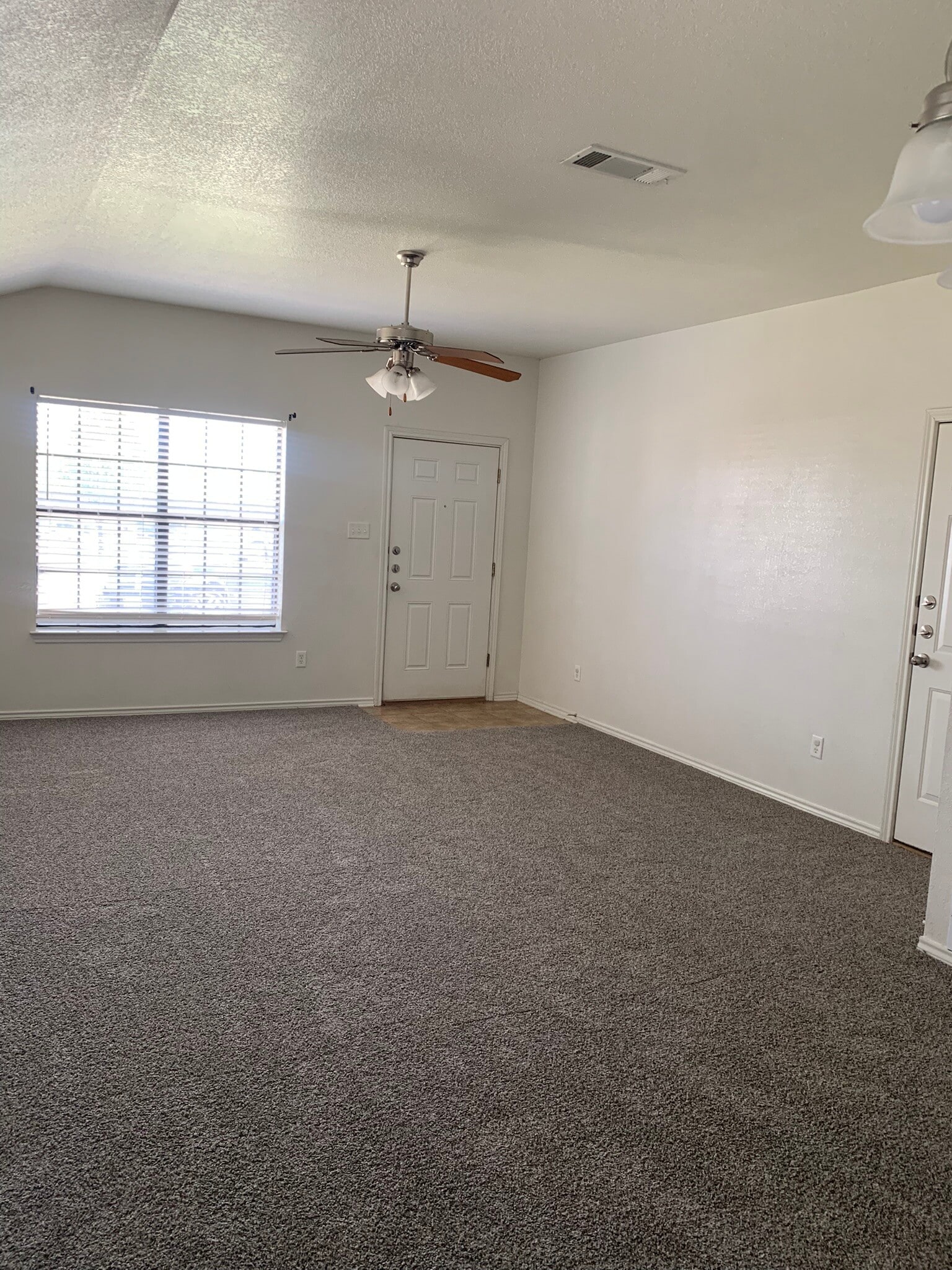 Building Photo - 2706 Ashley Dr