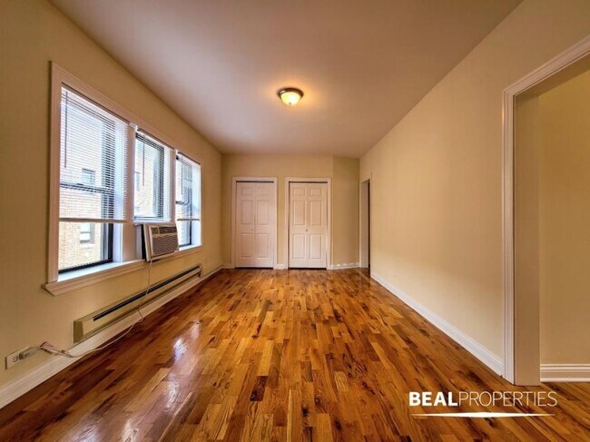 Primary Photo - 1 bedroom in CHICAGO IL 60613